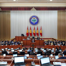 Дело «Кумтора». В парламенте возмущены задержанием депутатов