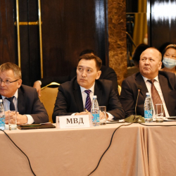 СҮРӨТ - Президентке коңгуроо: Милициянын буту-колун байлаган мыйзамга өзгөртүүлөр кирбей жатат