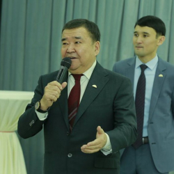 Аскар Салымбеков урук-туугандары менен мамлекеттүүлүккө шек келтирди