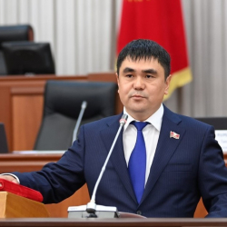 Айбек Осмонов Садыр Жапаровго катуу кайрылуу жасады