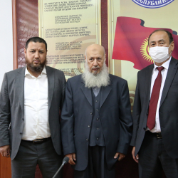 Алымкадыр Бейшеналиев Катардан келген өкүлдөр менен жолугушту