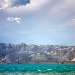 Казакстан Кыргызстандан макулдашылган көлөмдөгү суунун жарымын гана алууда