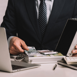 Президент шайлоого азыртадан катуу даярданып баштады