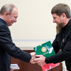 Путин Кадыровго дагы бир жолу Чеченстанга президент болууну сунуштады