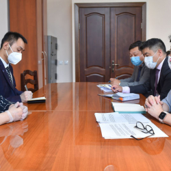 Кыргызстан Кытайдан коронавируска каршы вакцина сурады