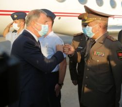 В Бишкеке находится делегация из Турции во главе с министром обороны