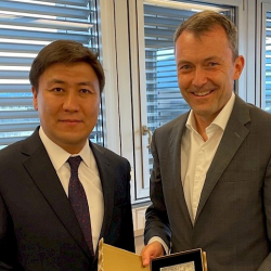 Алмазбек Бейшеналиев Швейцариянын БУУдагы туруктуу өкүлчүлүгүнө барды