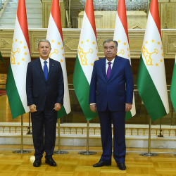 Түркиянын коргоо министри Эмомали Рахмон менен жолугушту