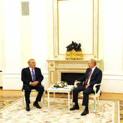 Путин менен Назарбаев жолугушту. Экөө эмне тууралуу сүйлөштү?