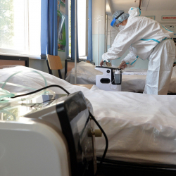 В Кыргызстане за сутки выявлено почти 1,5 тысячи новых случаев COVID-19, умерли 10 человек