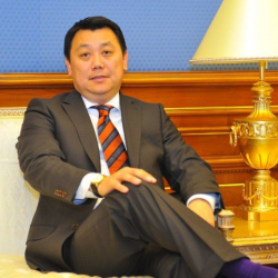 Таалай Базарбаев Италияда кимдерге жолугуп жүрөт?