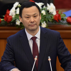 Руслан Казакбаев, министр иностранных дел КР: «Нужно укреплять дружеские отношения с соседями, обеспечить мирную жизнь народа»