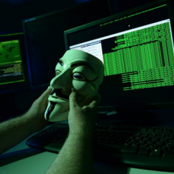 Орусиялык хакерлер шектелген киберчабуулдан миңдеген компаниялар жабыр тартты