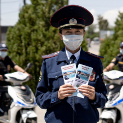 ВИДЕО - Туристическая милиция Иссык-Куля получила новую форму