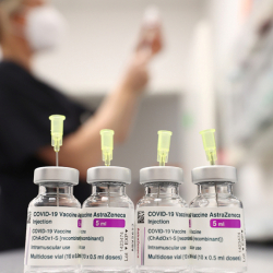 Азербайжан Кыргызстанга 40 миң доза вакцина берүүнү пландап жатат