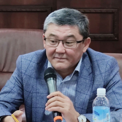 ВИДЕО - Аскар Бешимов: “Качанкыга чейин башка өлкөнү карап, ээрчип жүрөбүз?”