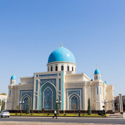 Өзбекстанда Курман айт намазын мечиттерде окууга чектөө коюлду