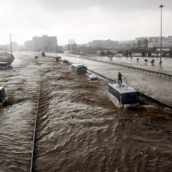 ВИДЕО - Түркия: Турак жайларды суу каптап, 3 адам каза болду