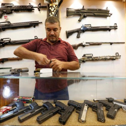 Курал менен коргонуу укугу Баш мыйзамга киргизилди