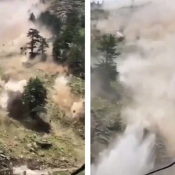 ВИДЕО - В Индии очевидцы сняли на видео обрушение моста, погибло 9 человек