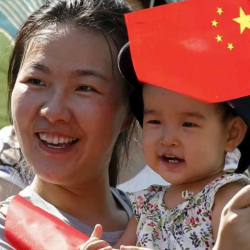 В Китае ввели пособия на второго и третьего ребенка