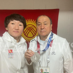 ФОТОРЕПОРТАЖ - Мелис Турганбаев өзүнө карата айтылган сындарга жооп берди