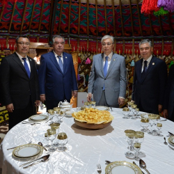 ФОТОРЕПОРТАЖ - Садыр Жапаровдун Түркмөнстанга болгон иш сапары жыйынтыкталды