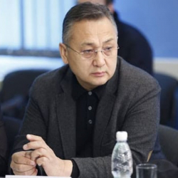 Масадыков президенттин башын аттап өттү