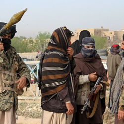 Ооганстан: Талибдер алтынчы провинциянын борборун басып алды