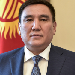 ВИДЕО - И.о. мэра Бишкека Таалайбек Сарыбашов подал в отставку