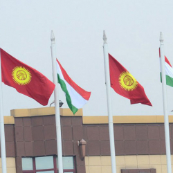 Чек ара: Баткен жана Согди облусунун башчылары сүйлөштү