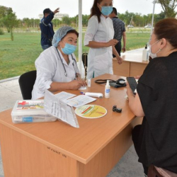 Кыргызстанда бир суткада 19 миң адам вакцина алды