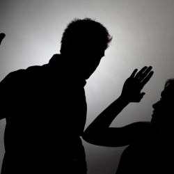 Инцидент в Кара-Суйском районе. Милиционер избил свою жену