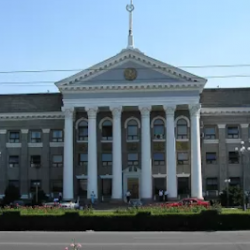 Мэрия пытается быть ближе к народу. И. о. мэра Бишкека приглашает горожан на личный прием