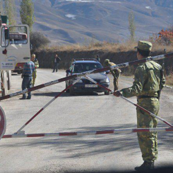Жыргалбек Касаболотов: “Кыргызстан тажик качкындарын кабыл алып көргөн, бирок кайра өзүбүзгө кол салды”