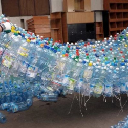 Афганцы переплывают в Узбекистан по Амударье на плотах из баклажек - СМИ