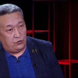 Алга Кылычов тосмо арыз жазып берип, партиялашынан 60 миң доллар алганбы?