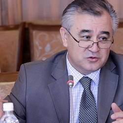 Өмүрбек Текебаев: 