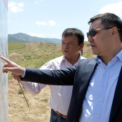 Садыр Жапаров чек ара маселелери чечиле электигин мойнуна алдыбы?