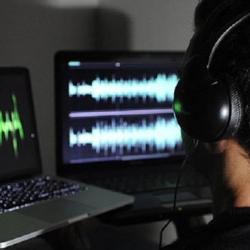 Депутаты потребовали отстранить судью, который разрешил силовикам прослушивать десятки граждан