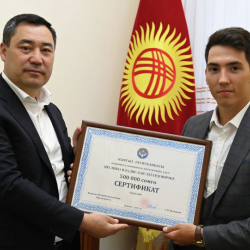 СҮРӨТ - Садыр Жапаров суучул Шуликонун рекордун каттатуу үчүн 500 миң сом бөлдү