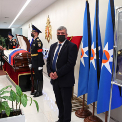 ВИДЕО - Путин простился с погибшим главой МЧС Зиничевым