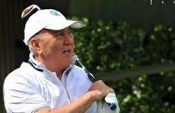 ВИДЕО - Пресс-служба первого президента Казахстана выложила видео с Назарбаевым, играющим в гольф