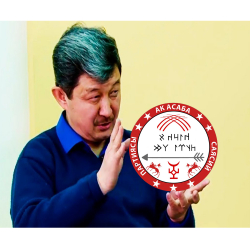 Табылды Акеров: Мамлекеттик кадр кызматы кландык өсүүлөргө бут тосуп келген. Эч ким «өз тааныштарын» бийликти көздөй сүйрөгөн эмес