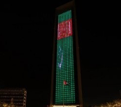 Небоскреб в Абу-Даби подсветили цветами флага Туркменистана