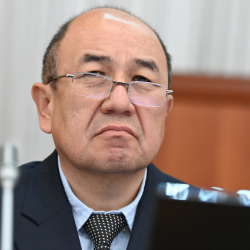 О.Турдумамбетов: Абдыгулов сам лично ходил на заседания комитетов, а Боконтаев отправил зама