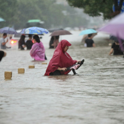 ВИДЕО - Ликвидация последствий стихийных бедствий на севере Китая