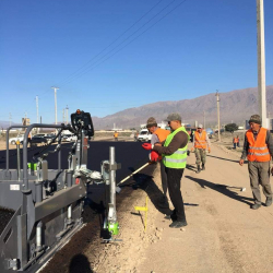 Балыкчы - Бөкөнбаев - Каракол автожолунун Балыкчы - Барскоон участкасында асфальт төшөө иши жүрүүдө
