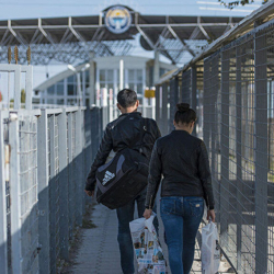 Кыргызстан открыл границу для студентов из Таджикистана