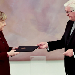 Полномочия Меркель официально завершены